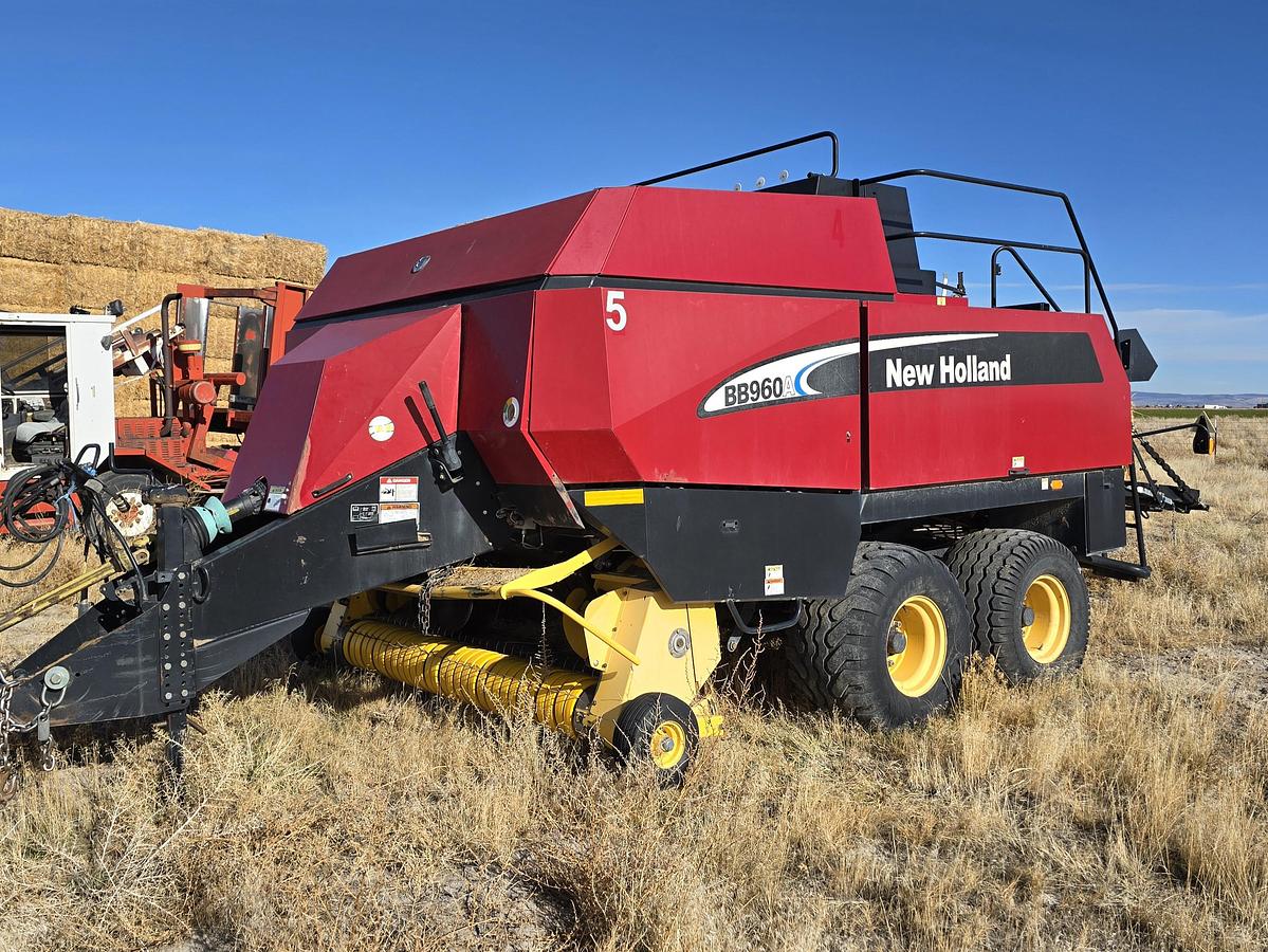 Used New Holland BB960A Baler - 3x4