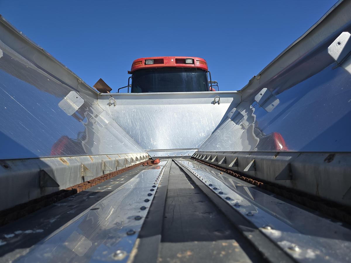 Used 14' New Leader L3020G4 Spreader Box