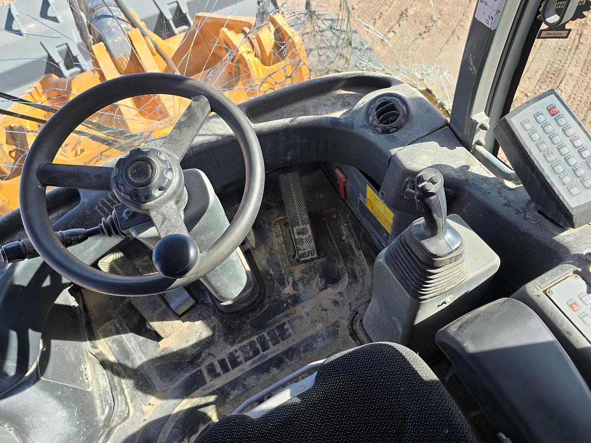 Used 2014 Liebherr L550 Wheel Loader