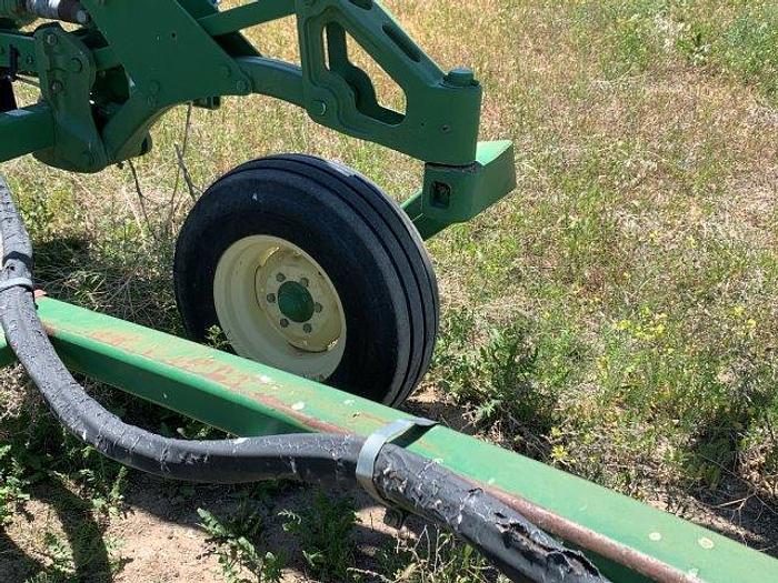 Used 2003 John Deere 2400 3-Section Chisel Plow 31'