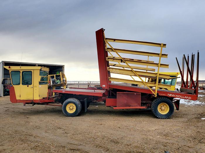Used New Holland 1078 Balewagon