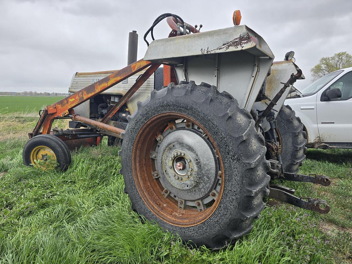 Used White 2-85 Tractor w/ Loader + Grapple