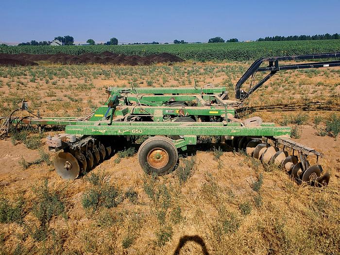 Used 24' John Deere 650 Tandem Disk