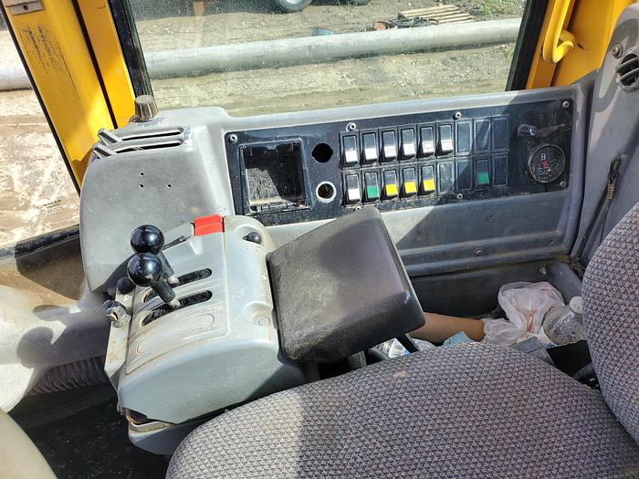 Used 2003 Volvo L220E Wheel Loader