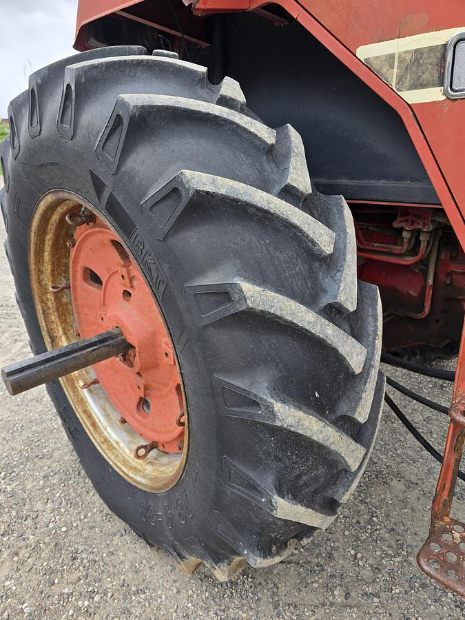 Used International 1486 Tractor w/ Loader