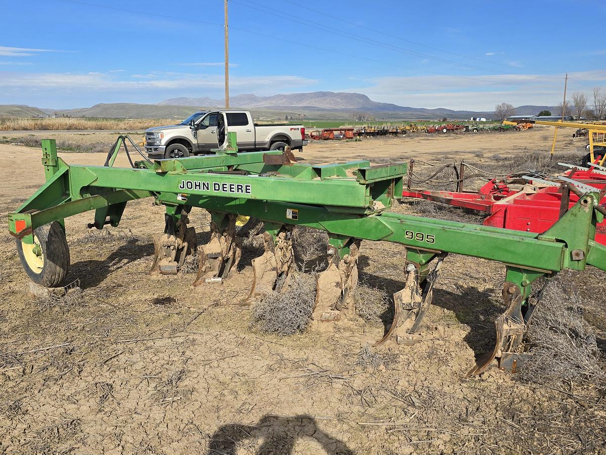 Used John Deere 995 Plow - 6 Bottom