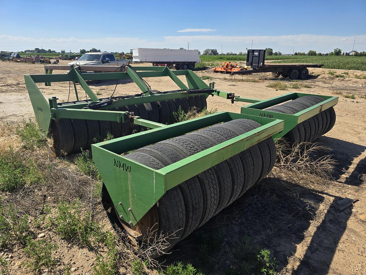 Used 31' Nyssa Machine Folding Rubber Tire Packer