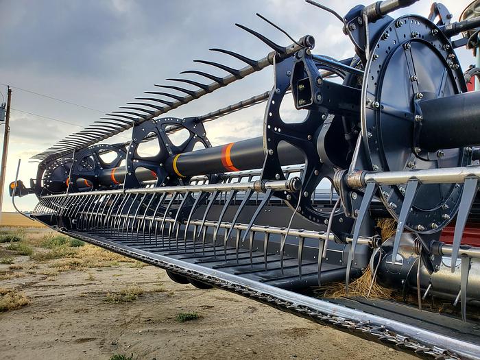 Used 40' Macdon D65-D Draper Header