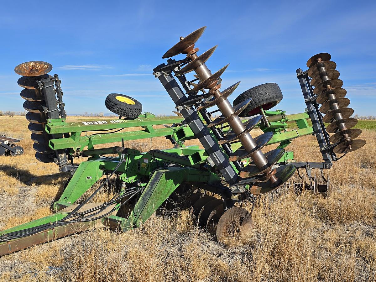Used 28' John Deere 650 Tandem Disk