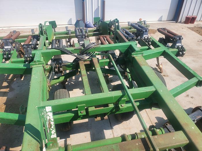 Used John Deere 2700 Disk Ripper - 9 Shank