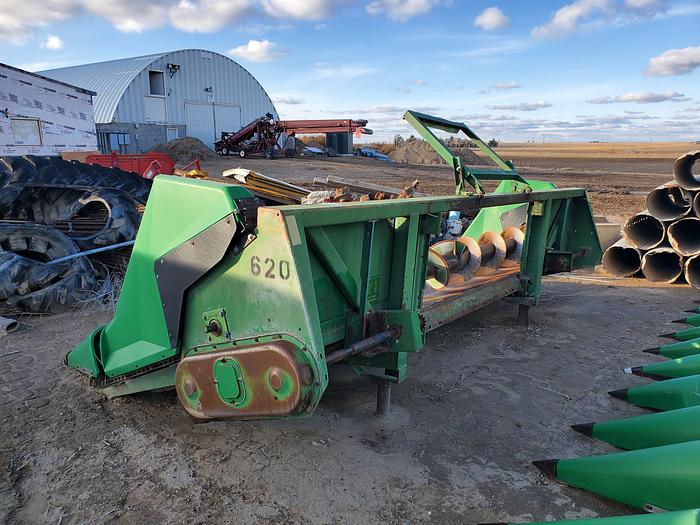 Used 8R22 John Deere 444 Corn Header