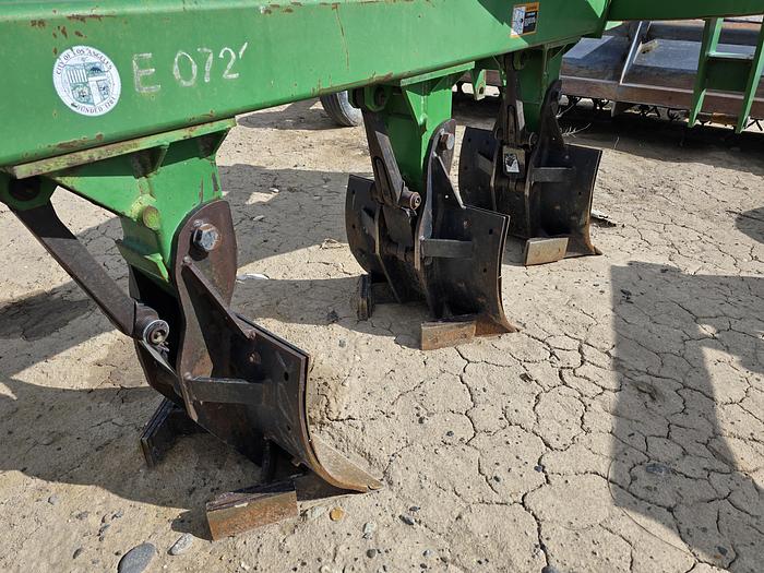 Used John Deere 975 Switch Plow - 5 Bottom