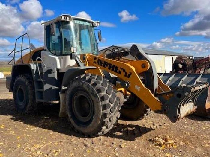 Used 2017 Liebherr L550 Wheel Loader w/ 4500 hrs