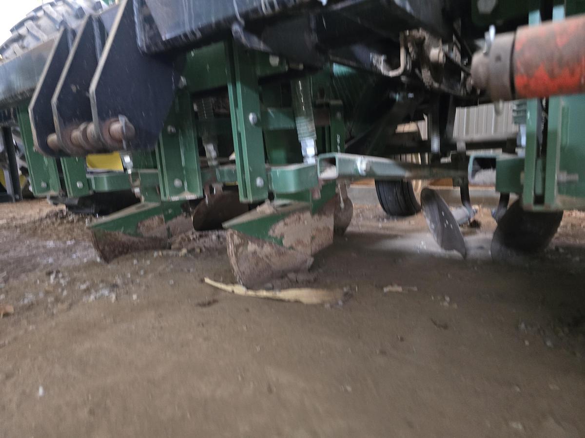 Used Lockwood 4R36 Potato Pick Planter