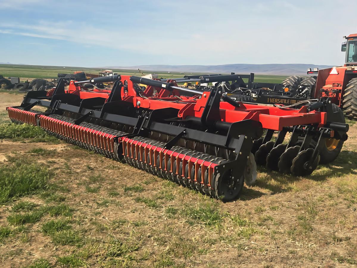Used 2018 25' Versatile Fury HS250 High Speed Disk