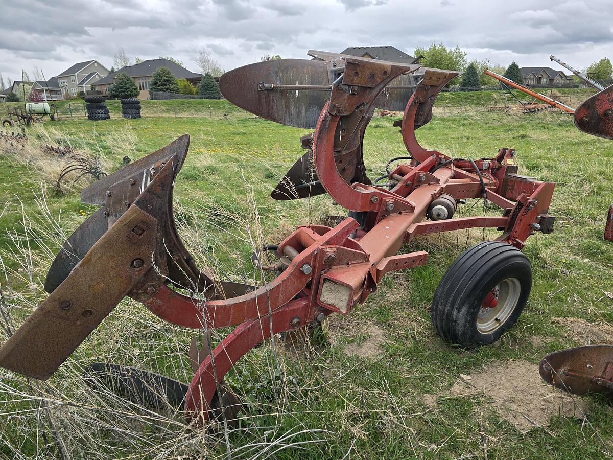 Used Case 145 Plow w/ Hyd Reset - 4 Bottom
