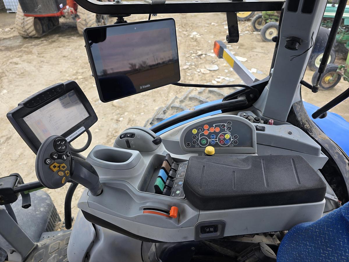 Used New Holland T7.250 Tractor w/ CVT - 3300 hrs