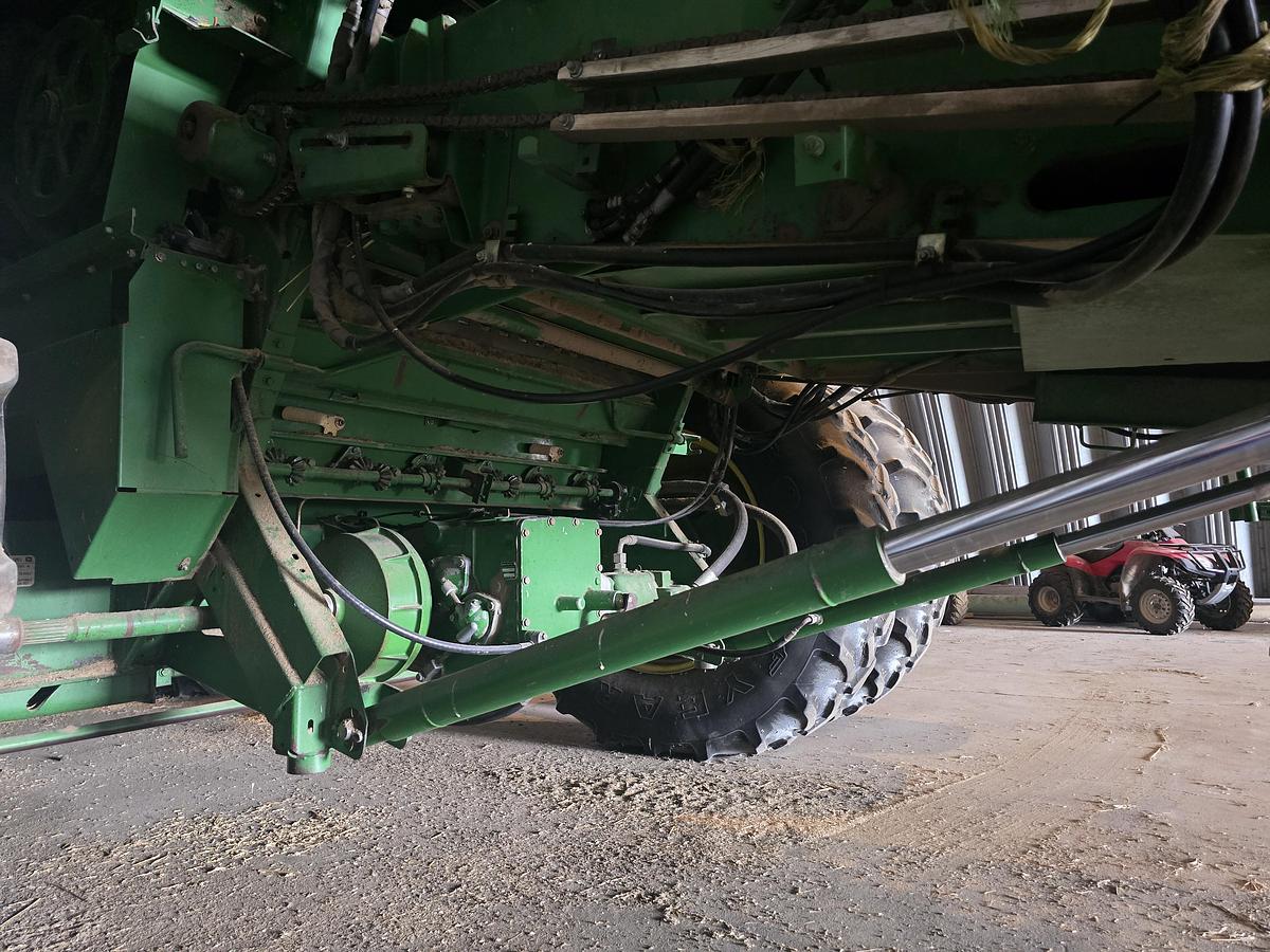 Used John Deere CTS II Combine w/ 25' Grain Header