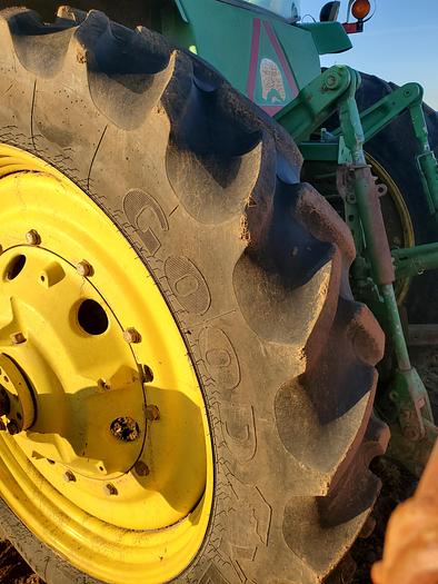 Used 2000 John Deere 8410 Tractor