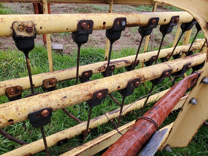 Used New Holland 258 Hay Rake