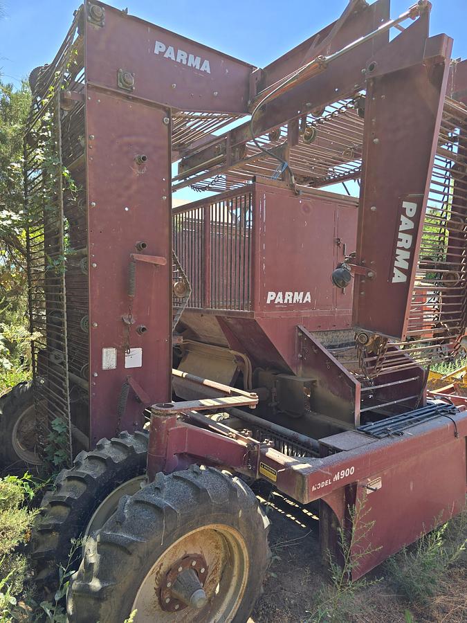 Used Parma M900 Beet Digger