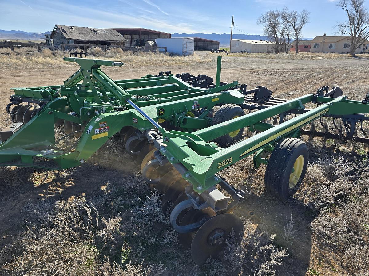 Used 20' John Deere 2623 Tandem Disk