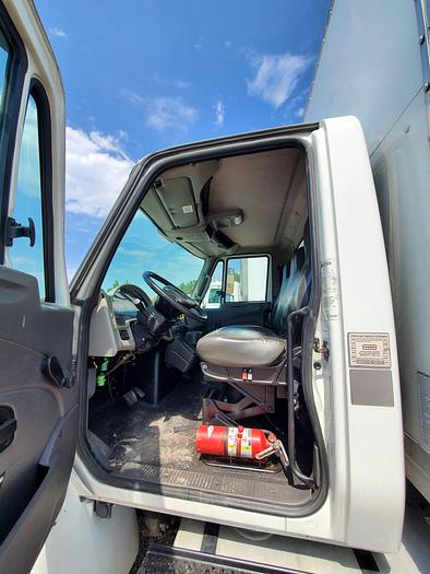 Used 2019 26' International Box Truck w/ Liftgate