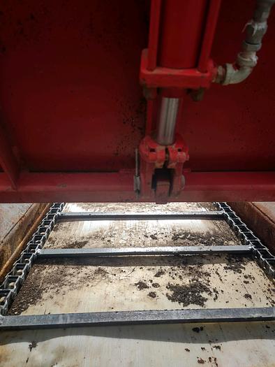 Used 2010 Chandler 26CLPT Compost Spreader