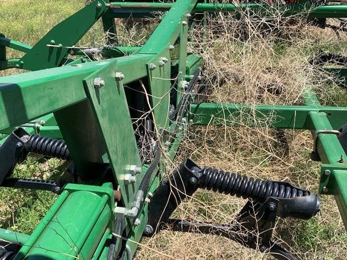 Used 2003 John Deere 2400 3-Section Chisel Plow 31'