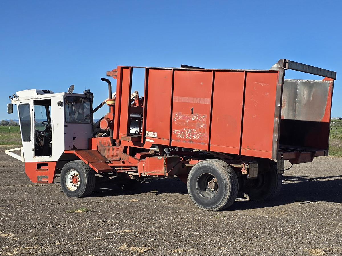Used ** Going to Auction ** Freeman 5000 Bale Stacker