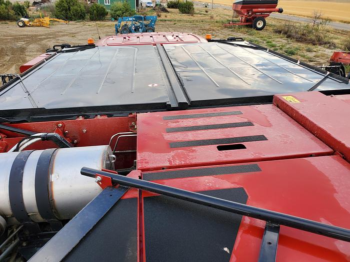 Used 2022 Case IH 8250 Combine w/ 152 eng hrs