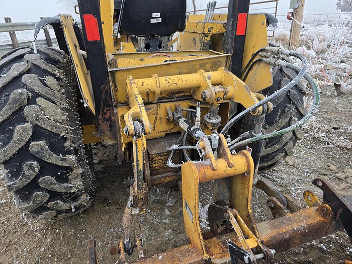 Used John Deere 210LE Skip Loader w/ Skid Steer Attach