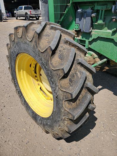 Used 1998 John Deere 8400 Tractor