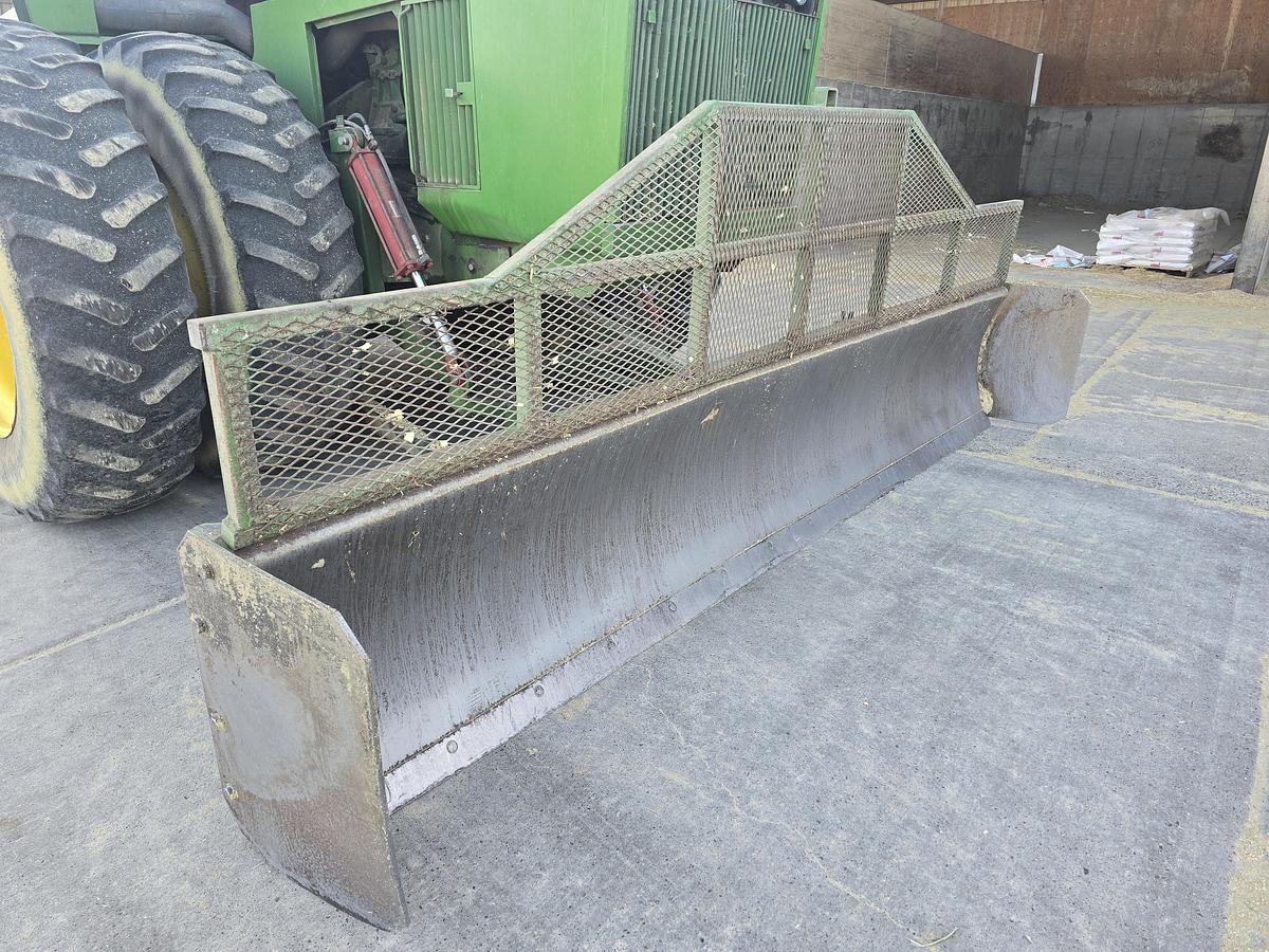 Used 1990 John Deere 8960 Tractor w/ Silage Blade