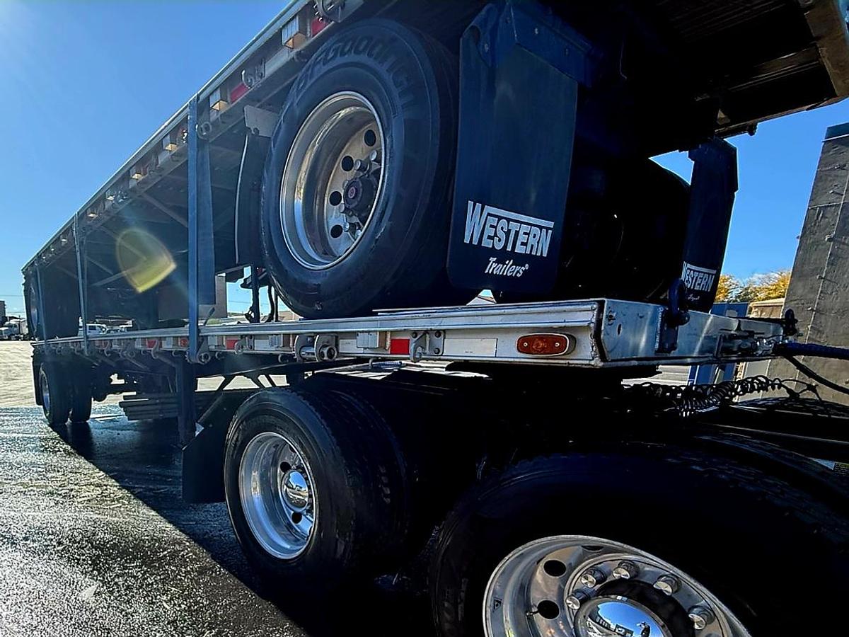 Used 28' + 28' 2021 Western Hay Trailer Set