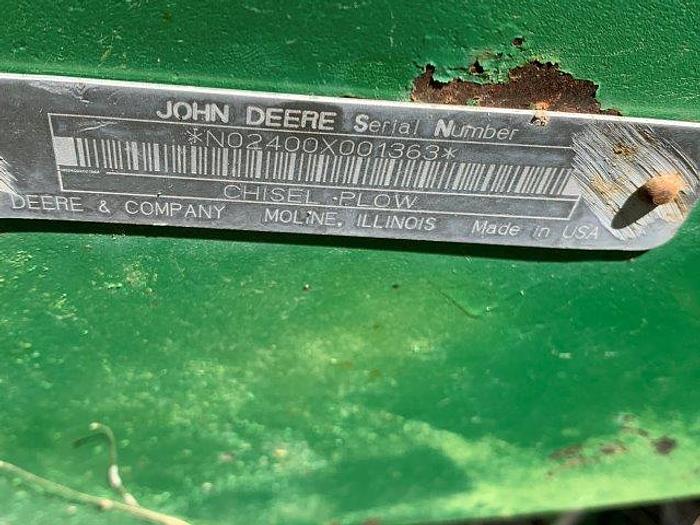 Used 2003 John Deere 2400 3-Section Chisel Plow 31'