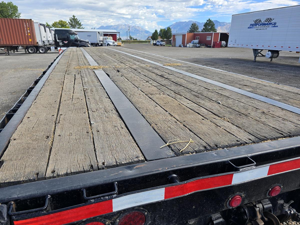 Used 40' + 30' Flatbed / Hay Trailer Set