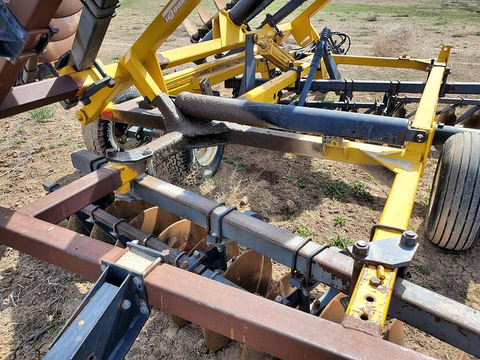 Used 22' Ezee-On 1600 Heavy Tandem Disk