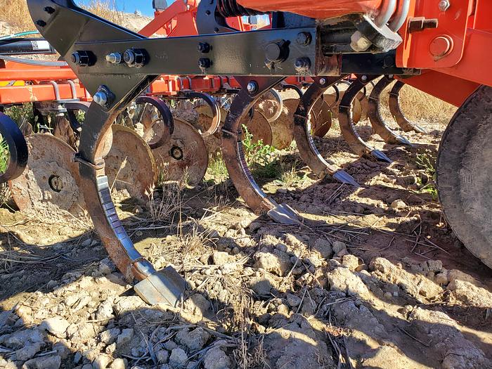 Used 2015 Kuhn Krause 4855 Disk Ripper - 11 Shank