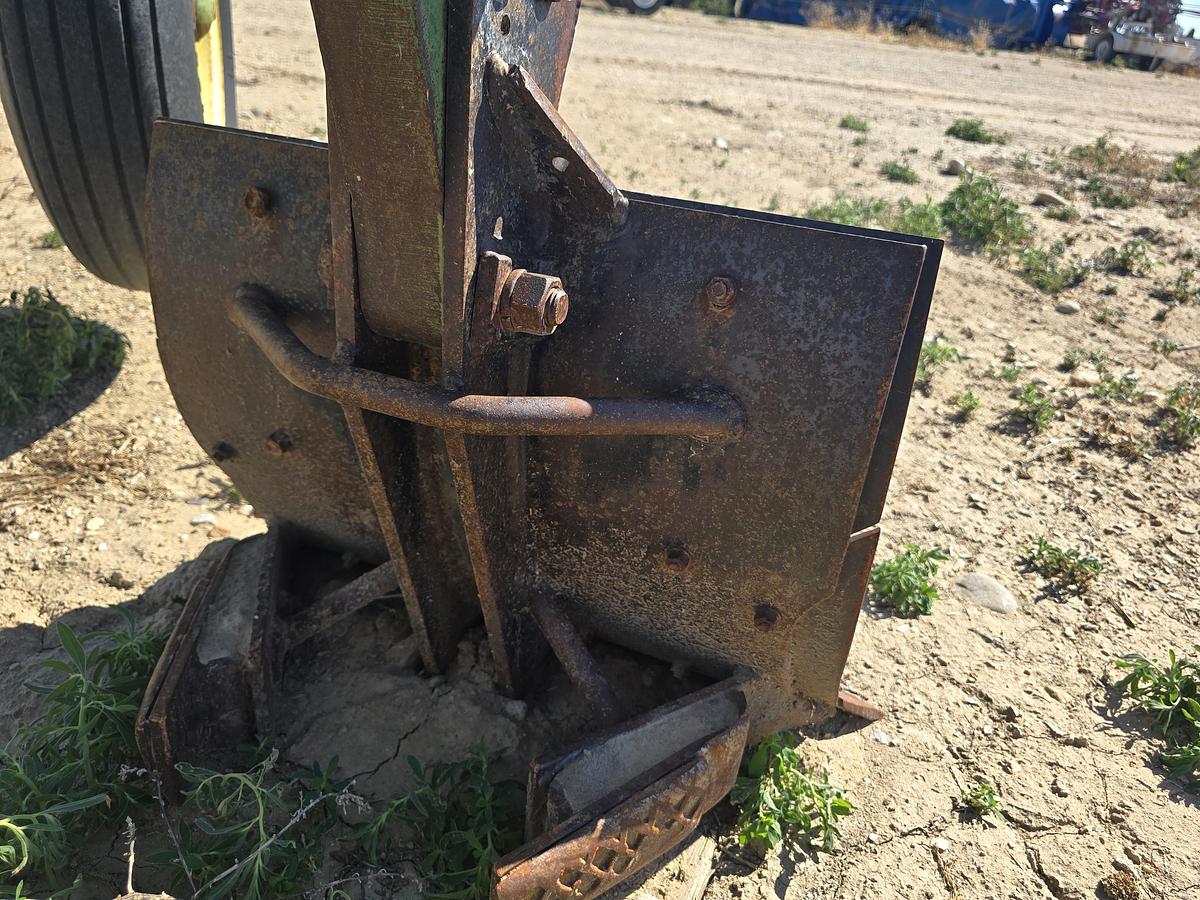 Used John Deere 965 Plow - 6 Bottom