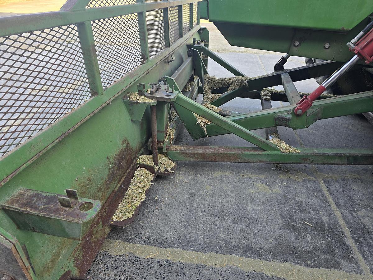 Used 1990 John Deere 8960 Tractor w/ Silage Blade