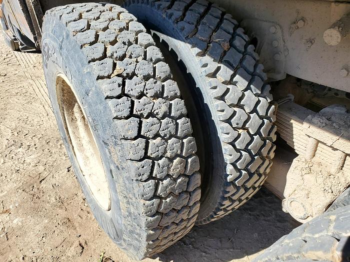 Used 2000 International 4900 Dump Truck