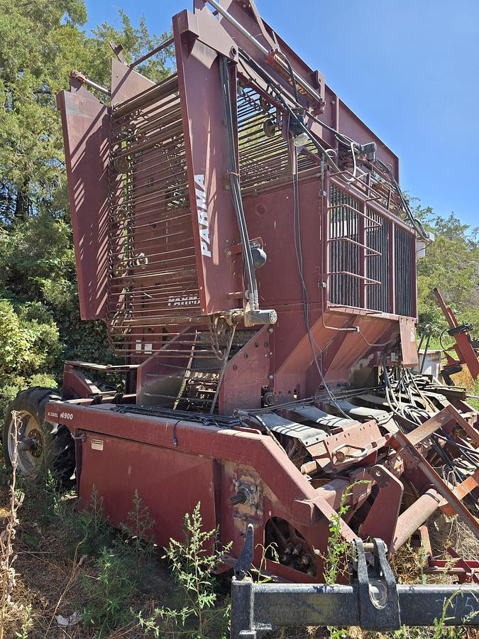 Used Parma M900 Beet Digger