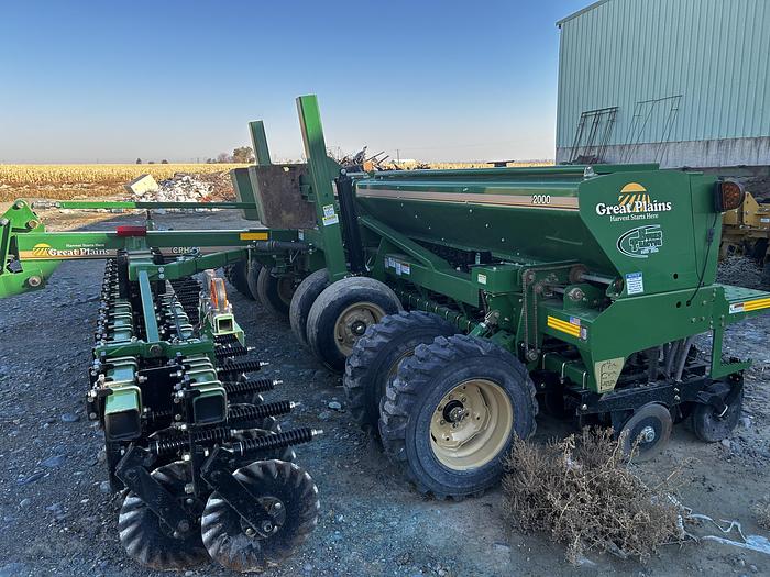 Used 2022 Great Plains 20' Grain Drill and No-Till Caddy ** 6" spacing**