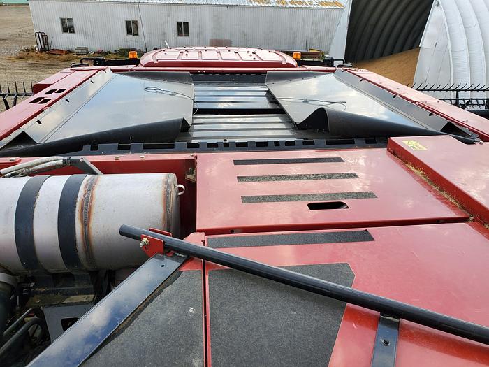 Used 2020 Case IH 9250 Combine w/ 1300 eng hrs