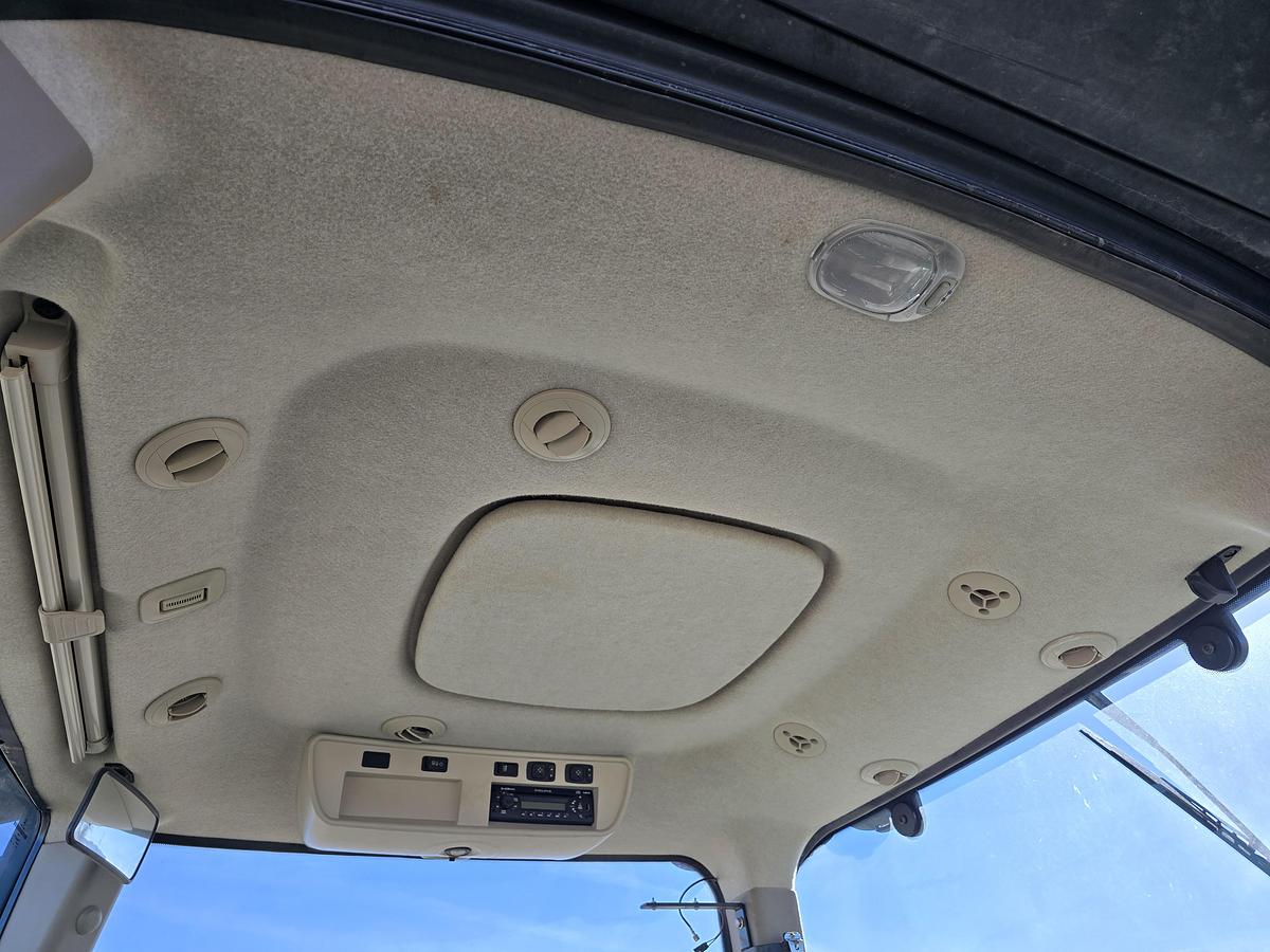 Used John Deere 8285R Tractor w/ 4200 hrs + Duals