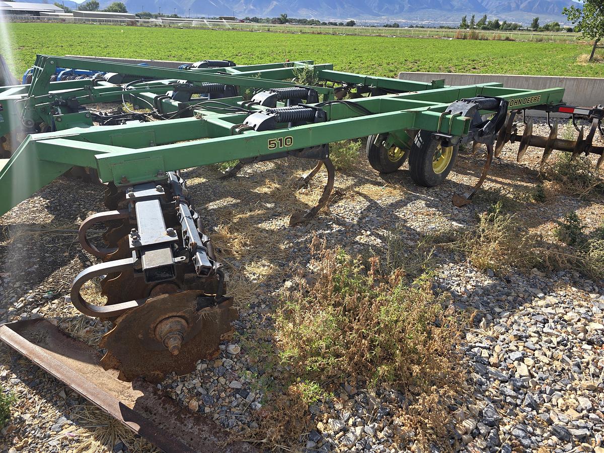 Used John Deere 510 Disk Ripper - 7 Shank