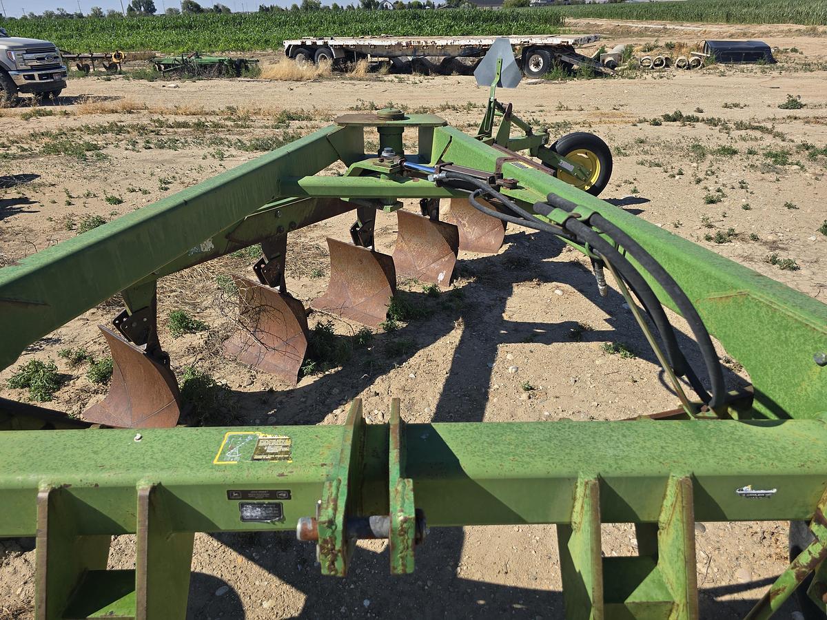 Used John Deere 965 Plow - 6 Bottom