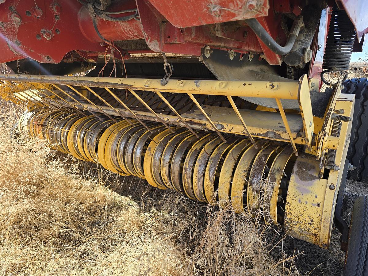 Used 2003 New Holland BR780 Round Baler