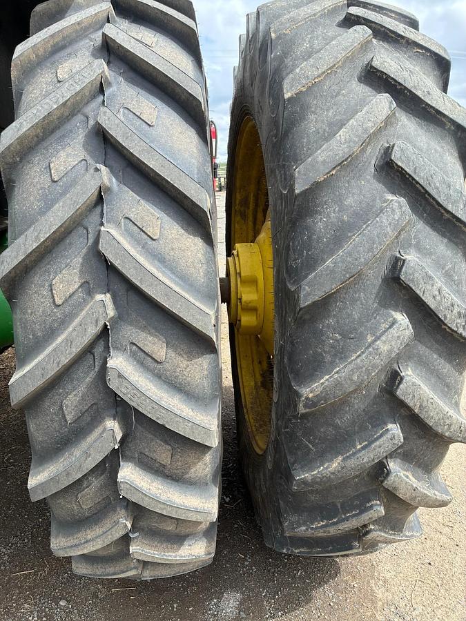 Used 2012 John Deere 7260R Tractor w/ 4500 hrs + IVT Transmission